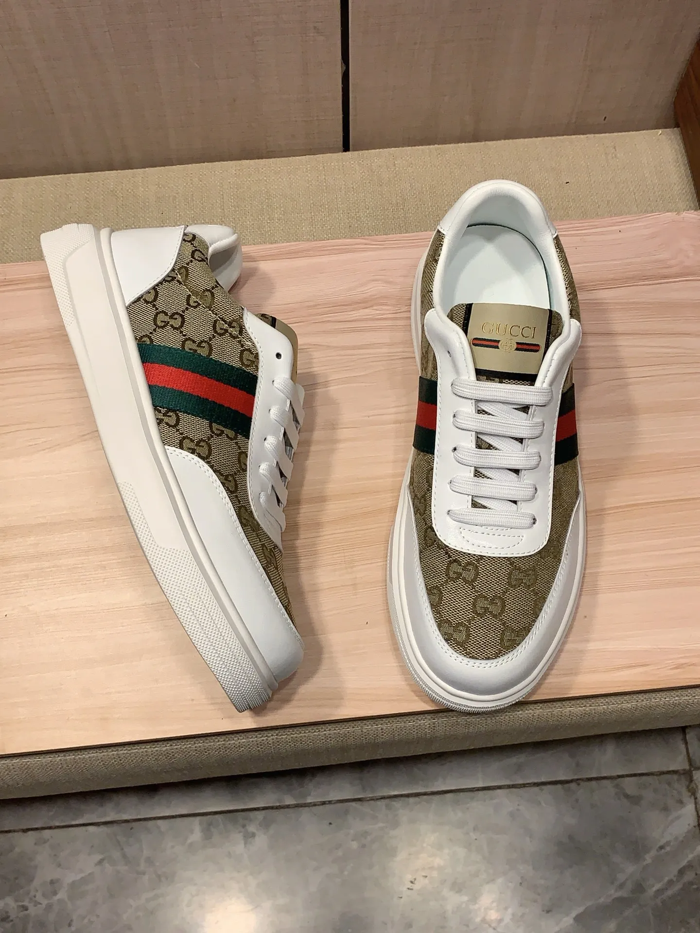 Men's Men's Shoes💰420💰💰🎩🎩[Lightning][Lightning] "Gucci*" The latest and most popular casual shoes, top brand [seduce] luxury ~ purchasing agency, top ~ quality. [Strong] The upper is made of imported breathable cowhide with material ➕ breathable sheepskin feet (•) and fine workmanship. The original stylish and stylish soft rubber wear-resistant and non-slip outsole is light and comfortable on the feet. The real thing looks better when photographed in person. 111: code: 38-44, 3️⃣ colors selected